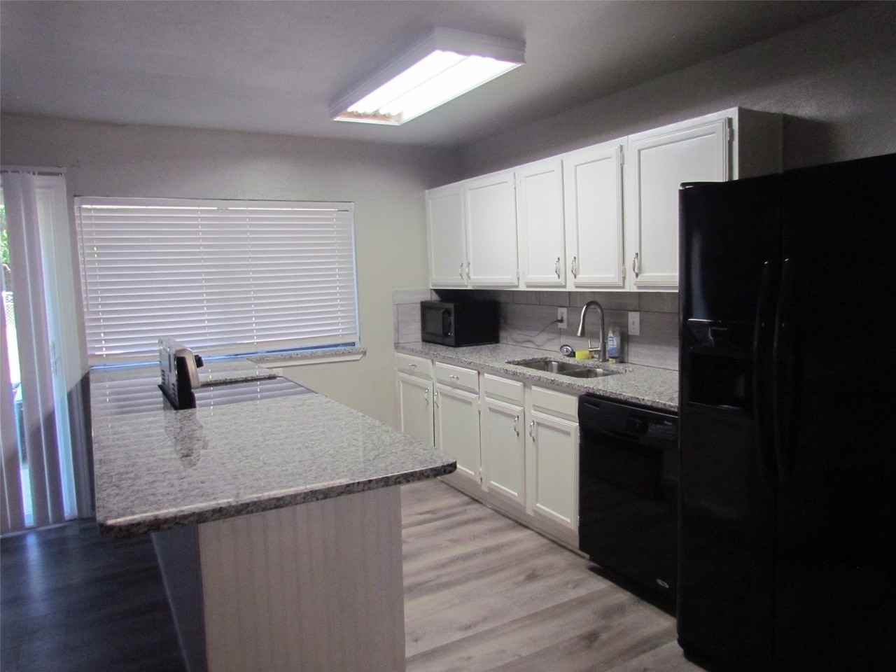 9214 Millwood Dr - Photo 4 of 10