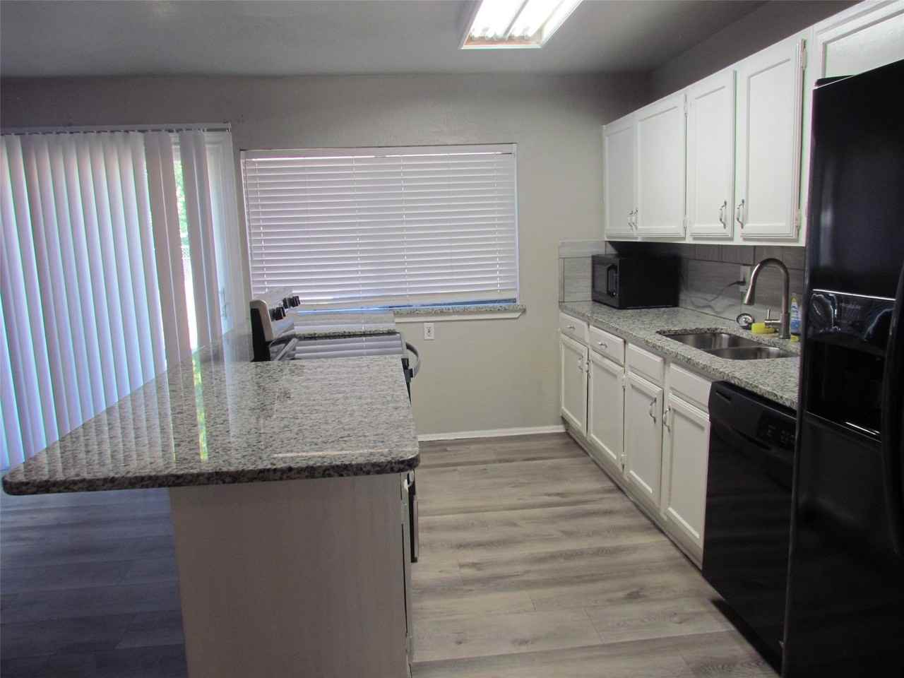 9214 Millwood Dr - Photo 6 of 10