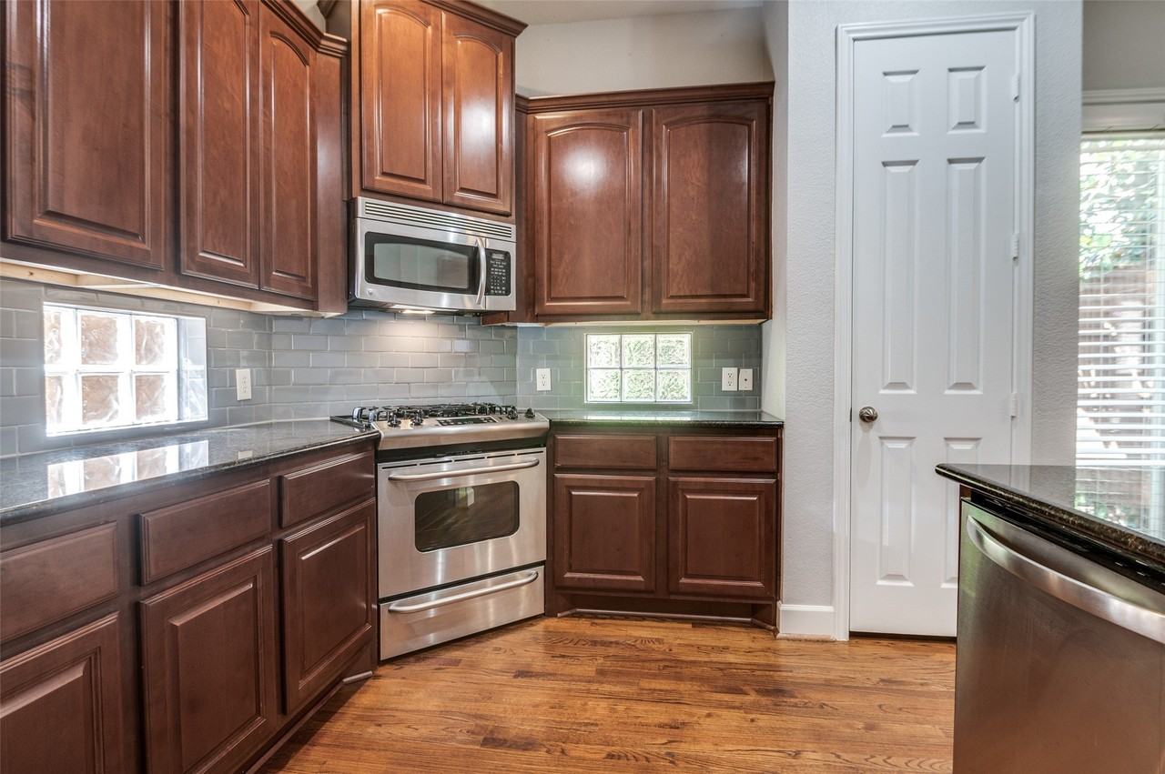 909 City Side Ln - Photo 7 of 26