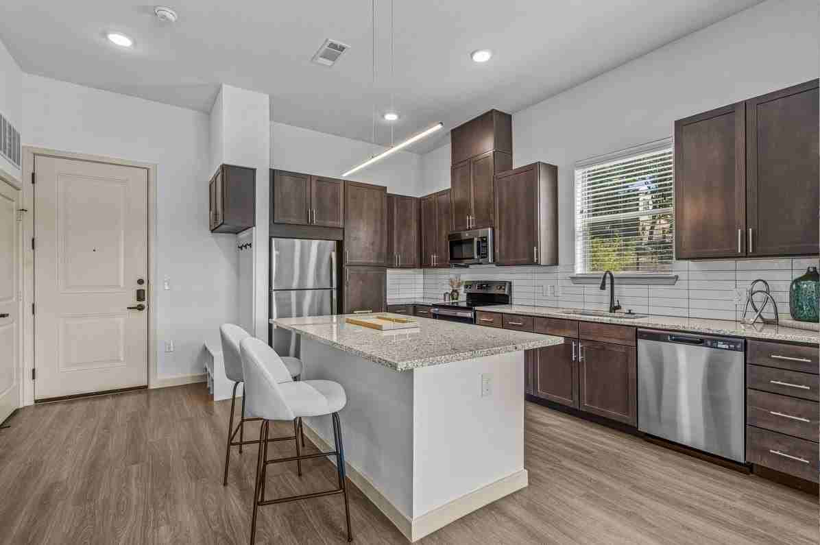 3120 E Park Row Dr #3308