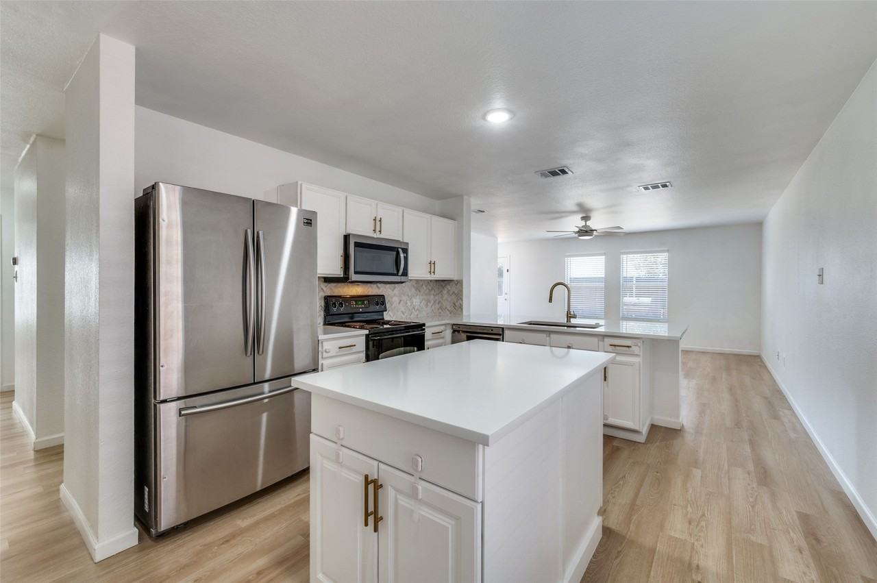 4912 Pacific Way Dr - Photo 4 of 12