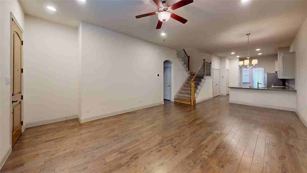 2401B Cort Dr - Photo 5 of 23