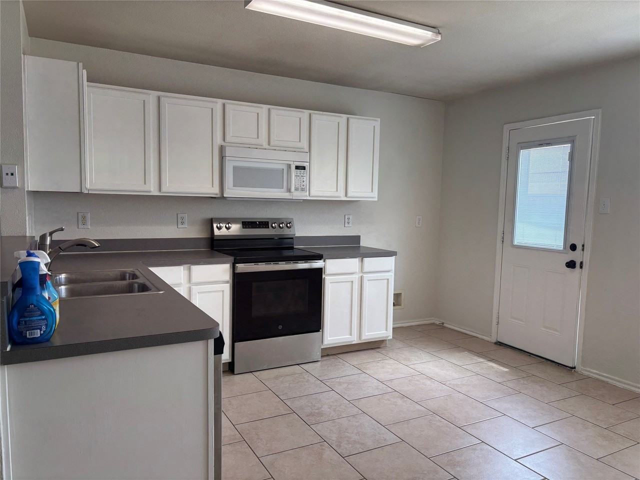 2711 Prairie Creek Dr - Photo 6 of 19