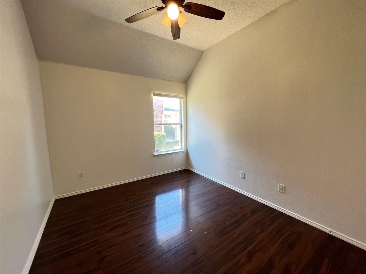 429 N Waterford Oaks Dr - Photo 3 of 27