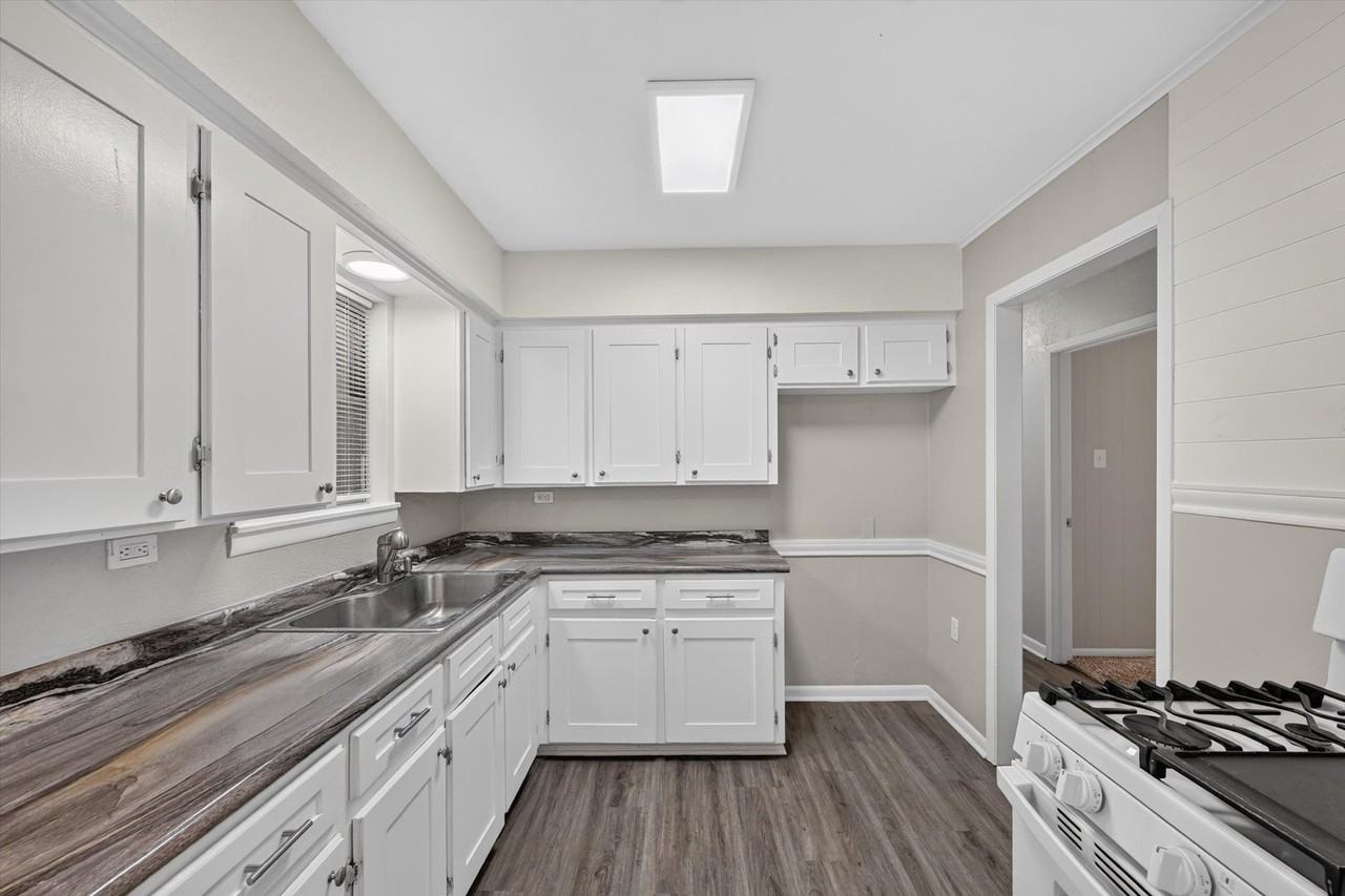208 D St - Photo 4 of 24