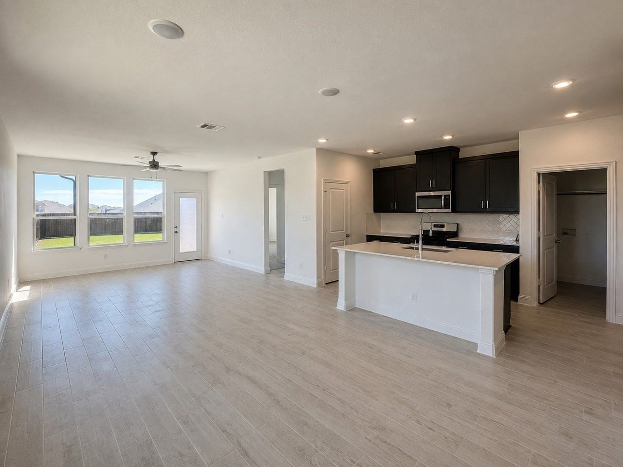 3213 Cordelia Dr - Photo 4 of 21