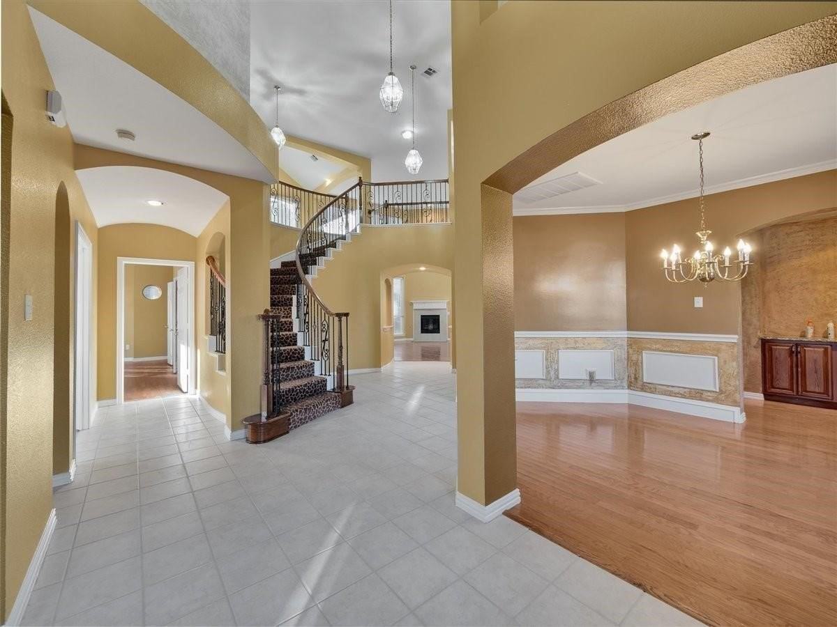 4551 Durrand Dr - Photo 2 of 25