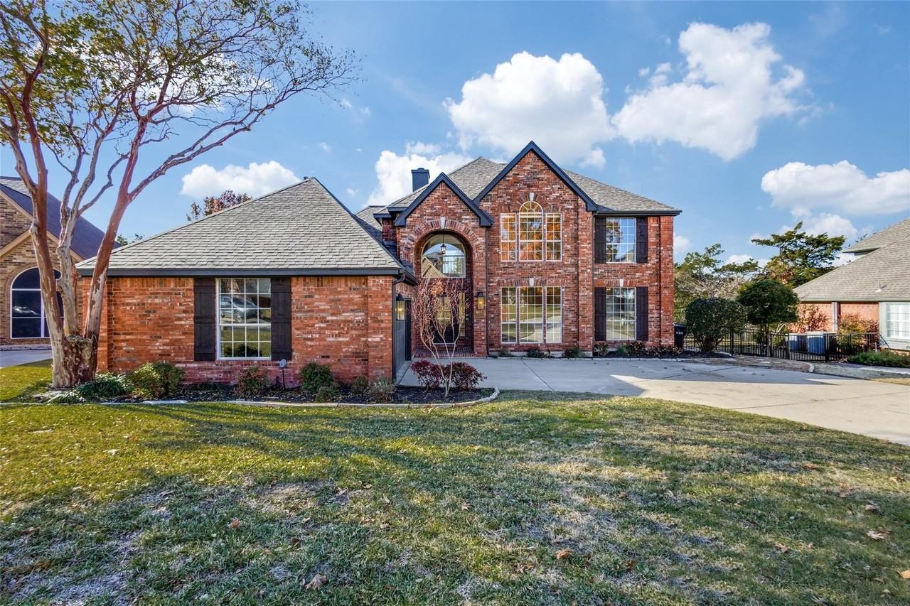 2822 Roundrock - Photo 2 of 28