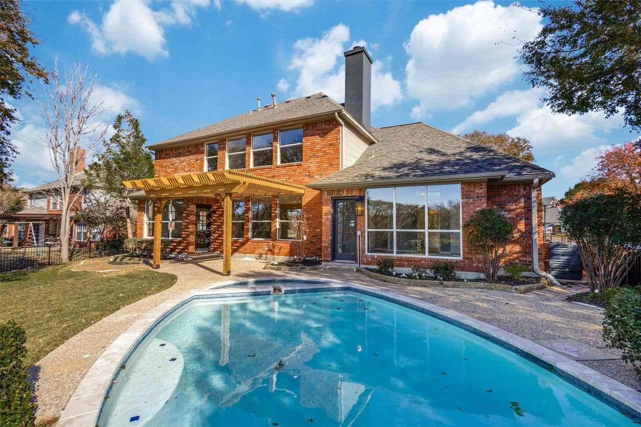 2822 Roundrock - Photo 4 of 28