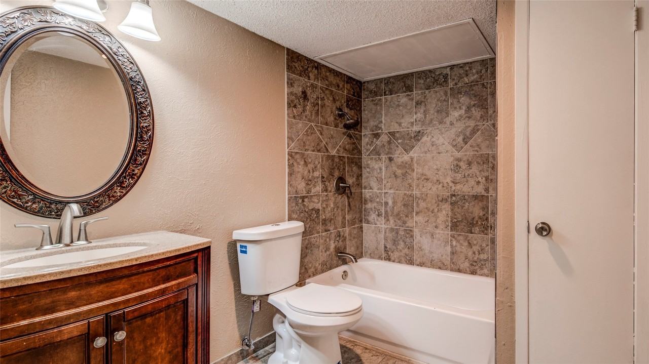 638 Cranbrook Park - Photo 5 of 21