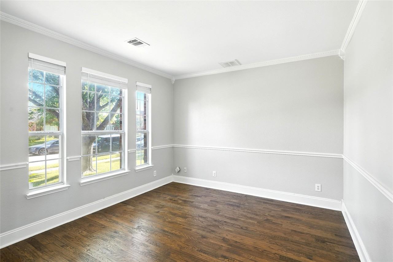 9808 Enmore Ln - Photo 3 of 26