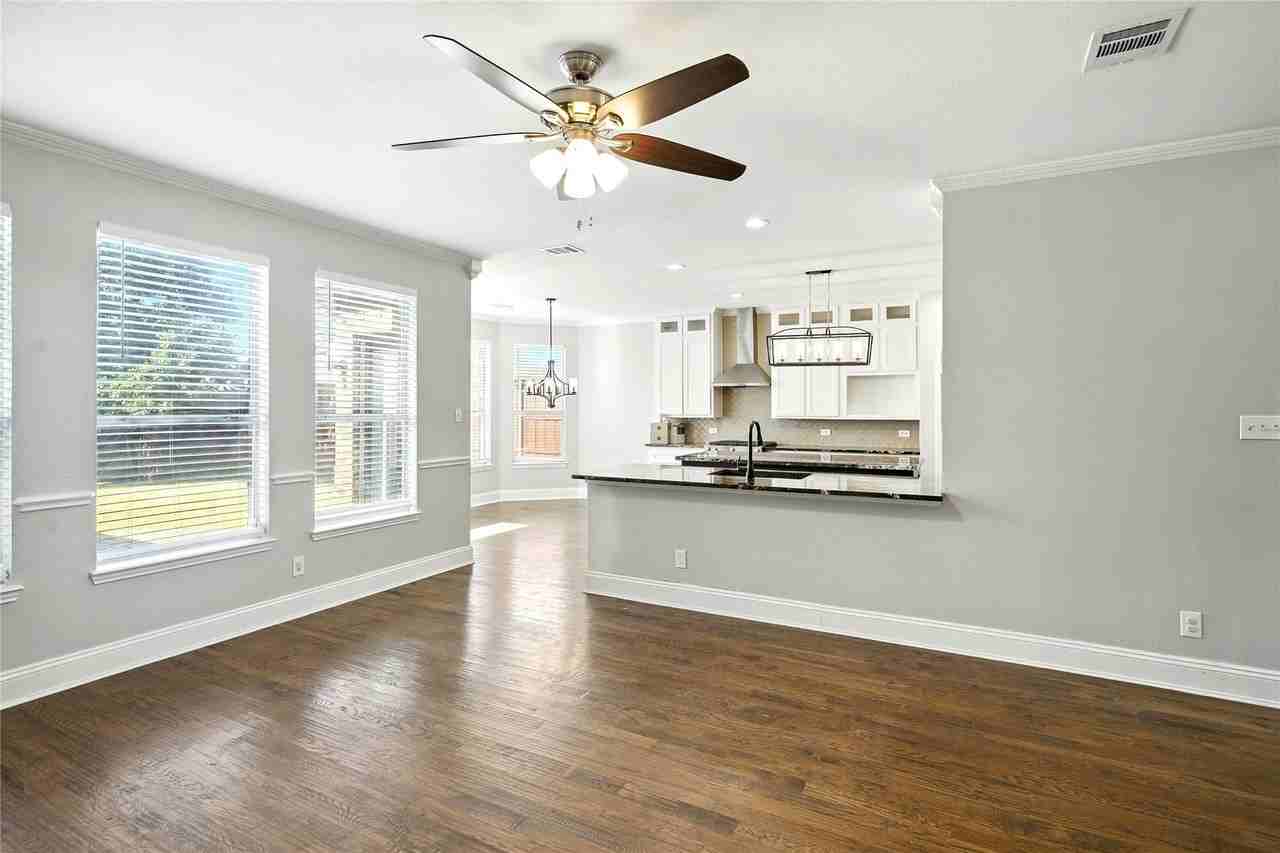 9808 Enmore Ln - Photo 7 of 26