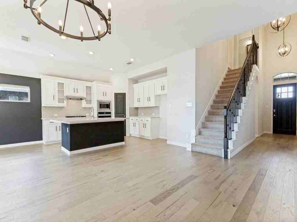 1520 Eleanor Dr - Photo 3 of 25