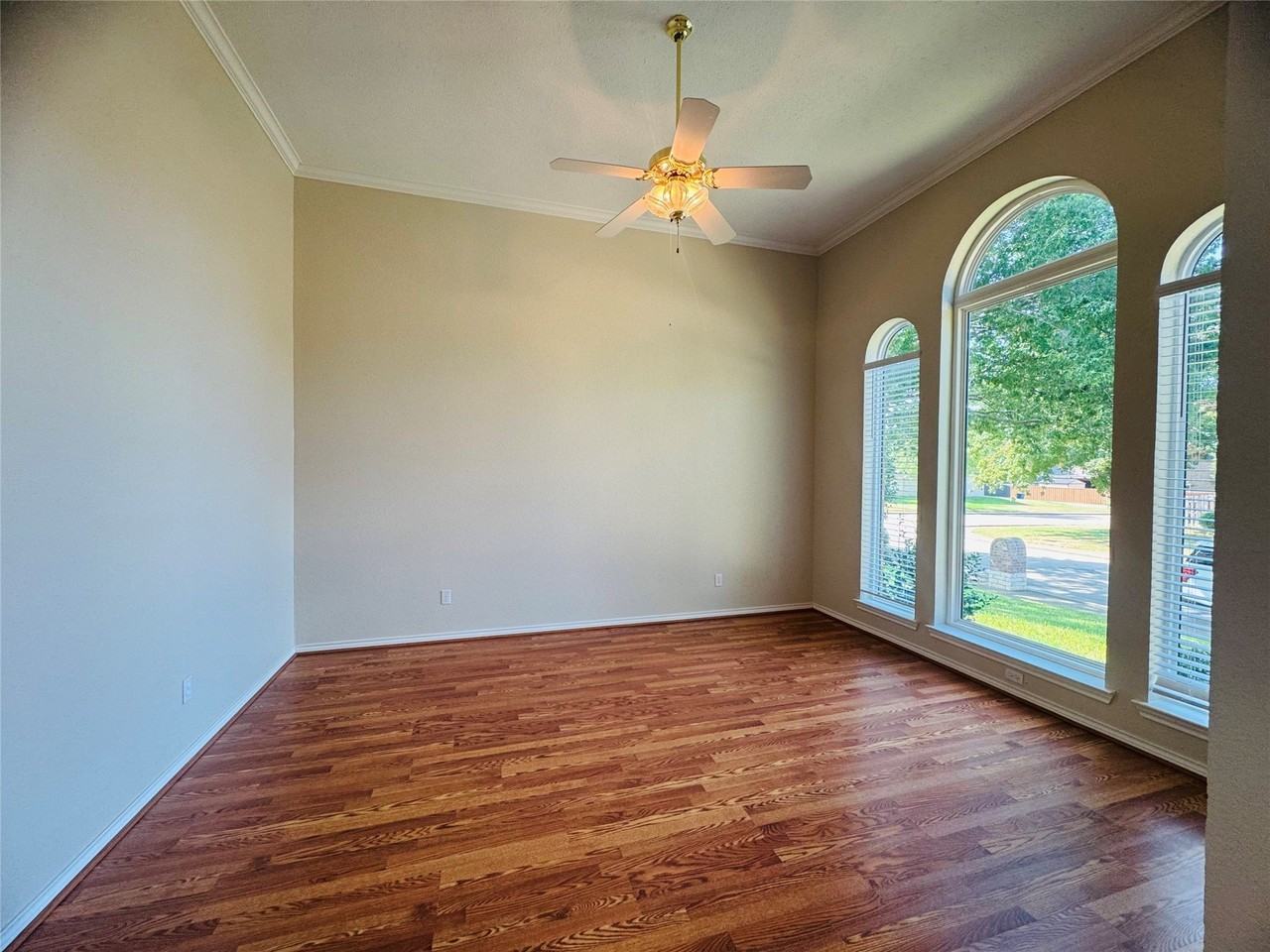 3116 Oak Dr - Photo 4 of 27