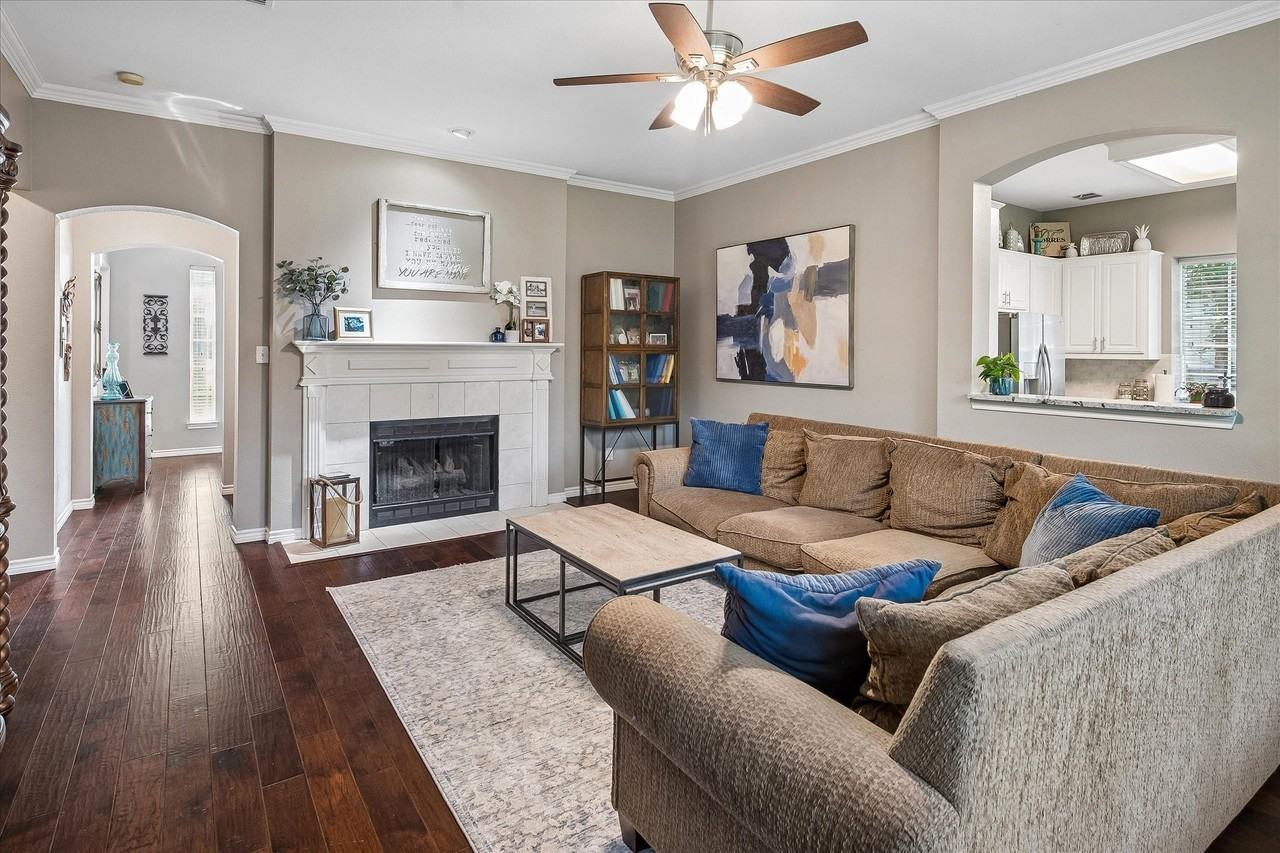 411 Misty Meadow Dr - Photo 3 of 27
