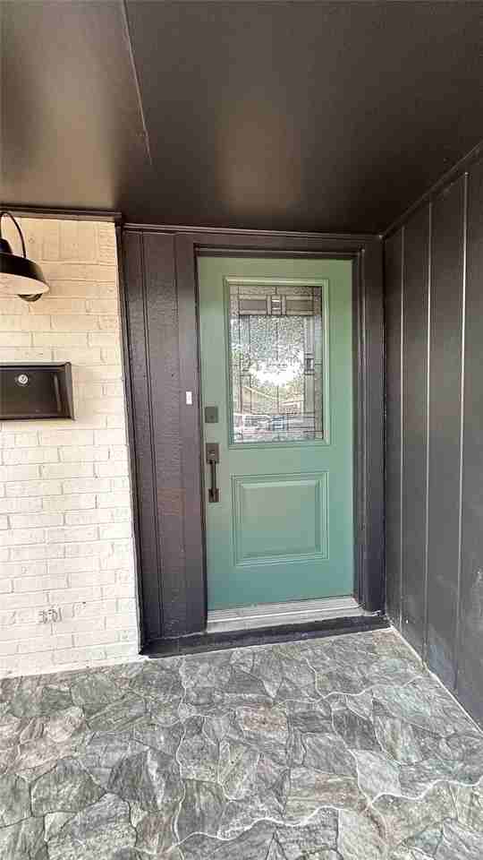1237 Winterwood Dr - Photo 2 of 21
