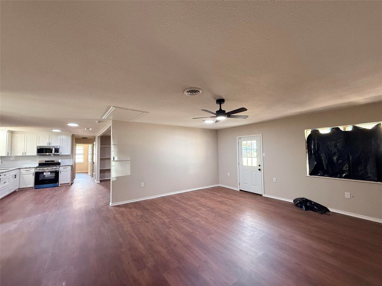 4026 Dixon Cir - Photo 2 of 24