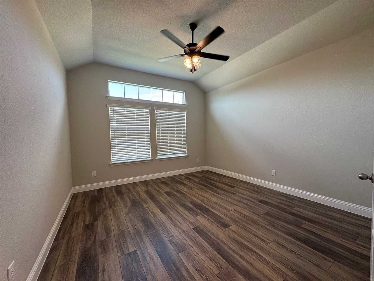 216 Missler Dr - Photo 4 of 22