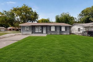 featured image of 937 Cleardale Dr