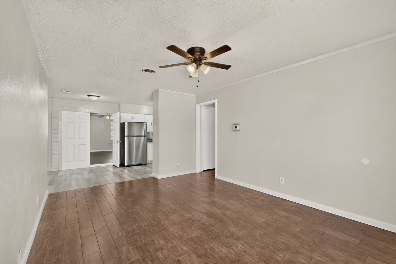 937 Cleardale Dr - Photo 3 of 30