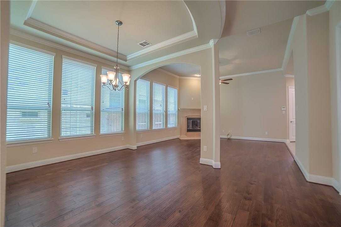 7124 Isle Royal Ln - Photo 4 of 17