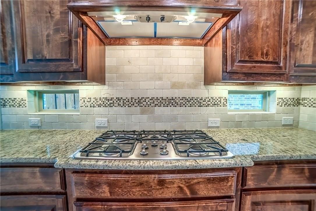 7124 Isle Royal Ln - Photo 5 of 17