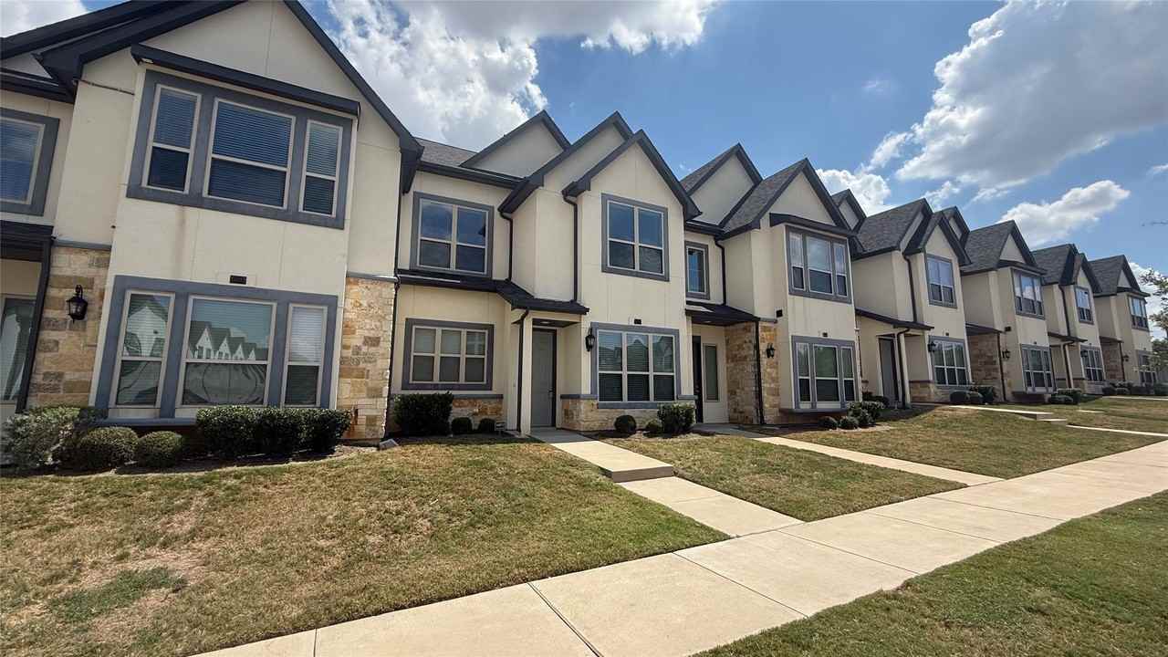 16072 Doe Lake Dr - Photo 2 of 16