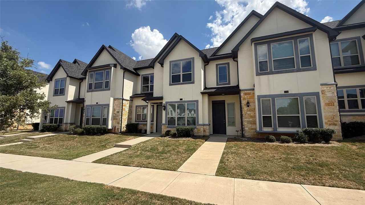 16072 Doe Lake Dr - Photo 3 of 16