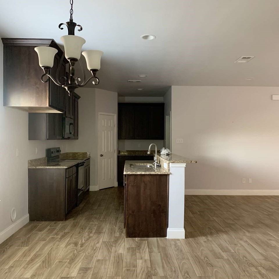 2417 Norway Dr - Photo 2 of 19
