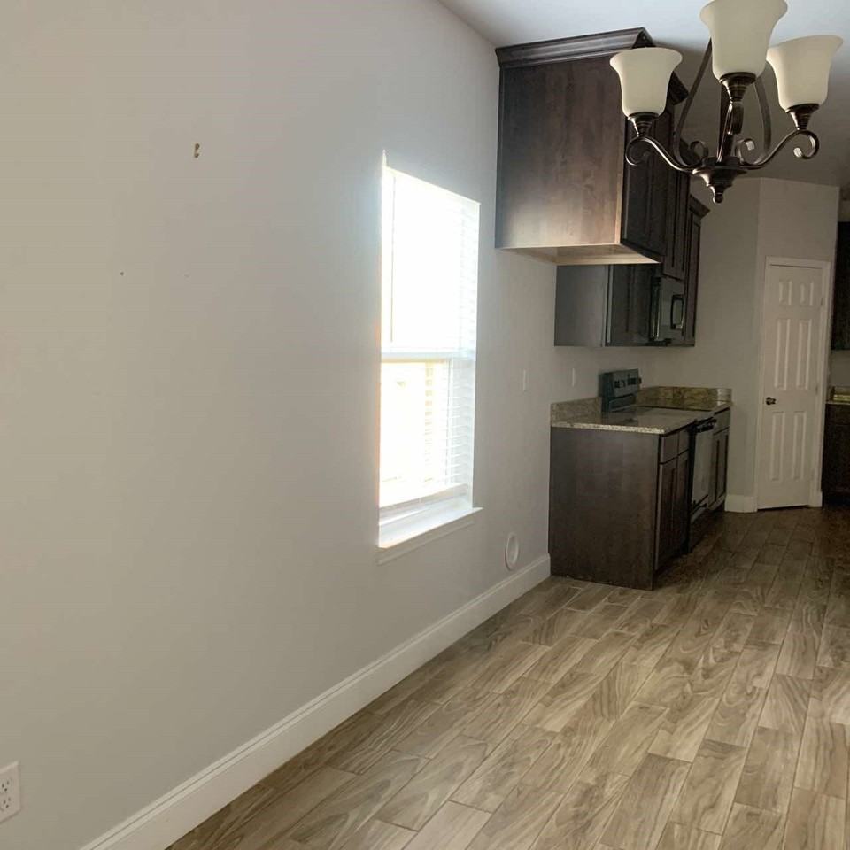 2417 Norway Dr - Photo 4 of 19