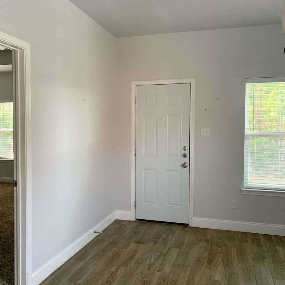 2417 Norway Dr - Photo 6 of 19