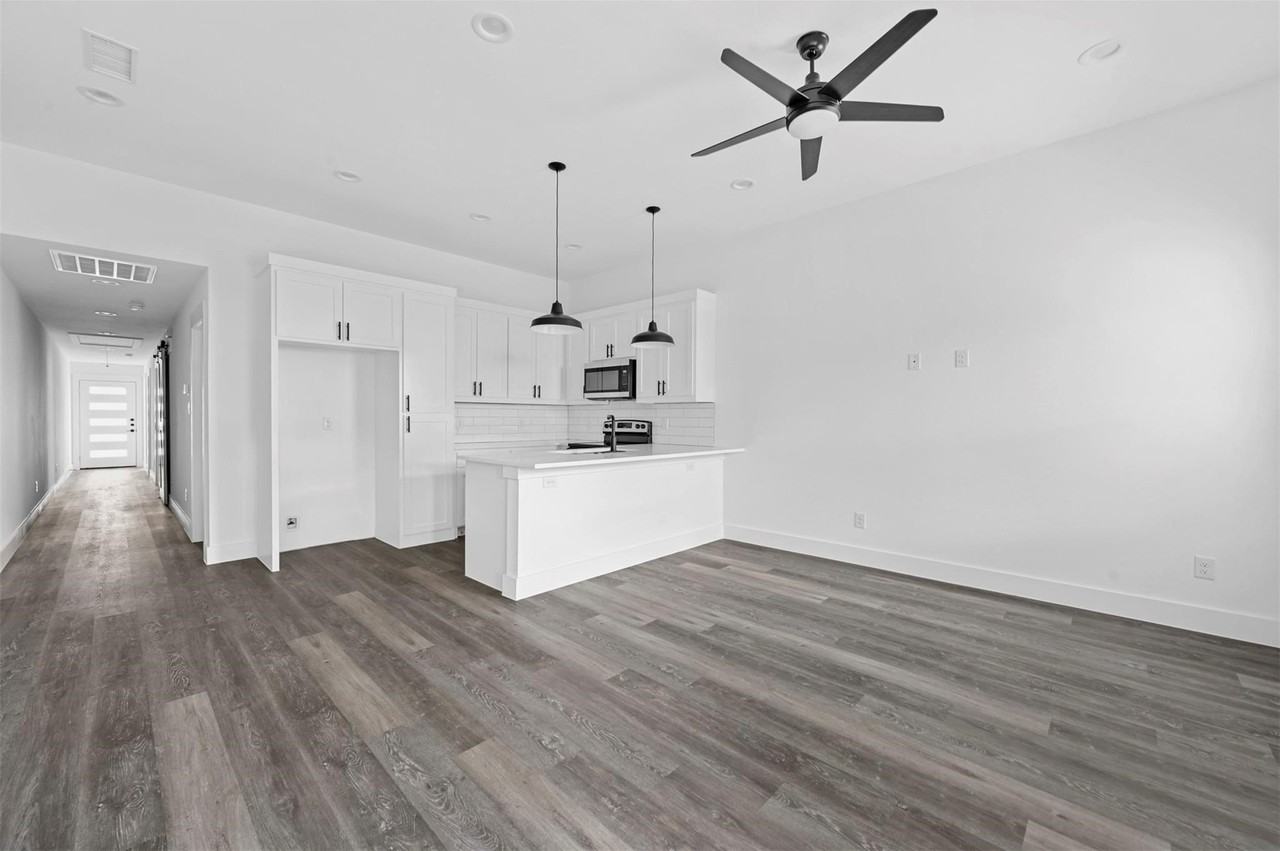 3018 Henry St #A - Photo 2 of 21