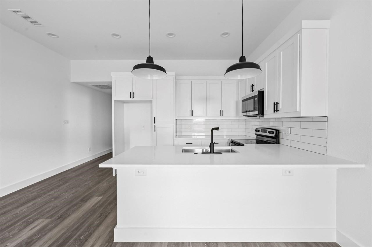 3018 Henry St #A - Photo 4 of 21