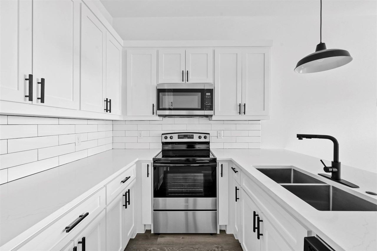 3018 Henry St #A - Photo 5 of 21