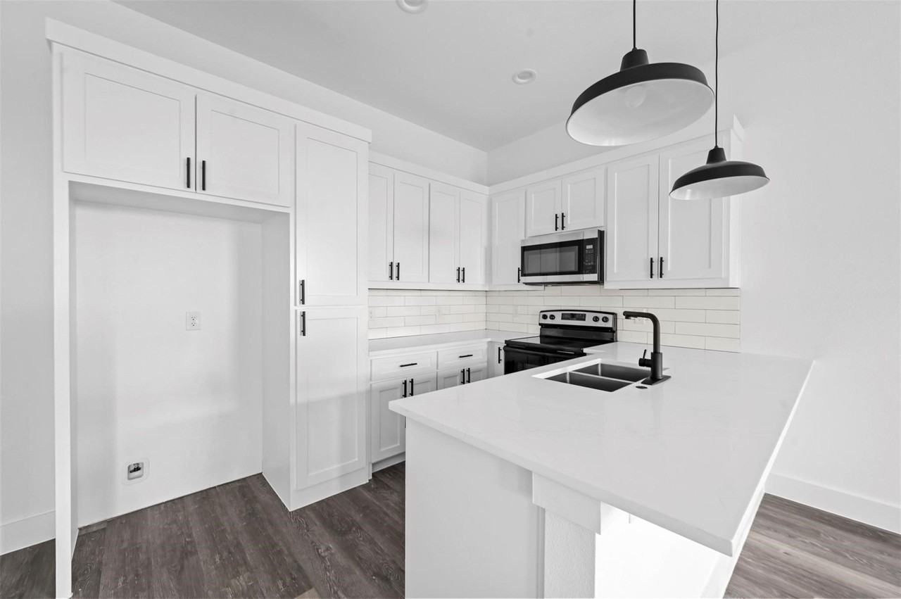 3018 Henry St #A - Photo 7 of 21