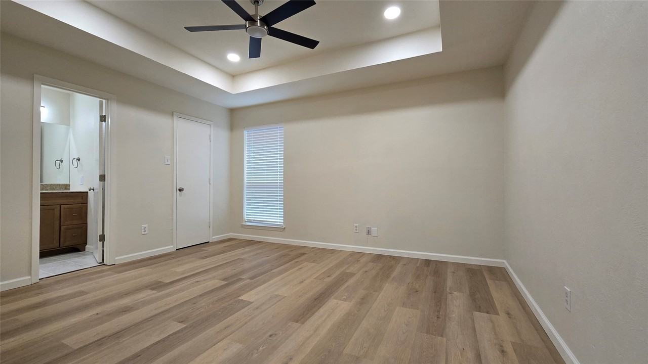 8897 Marilyn Dr - Photo 5 of 10