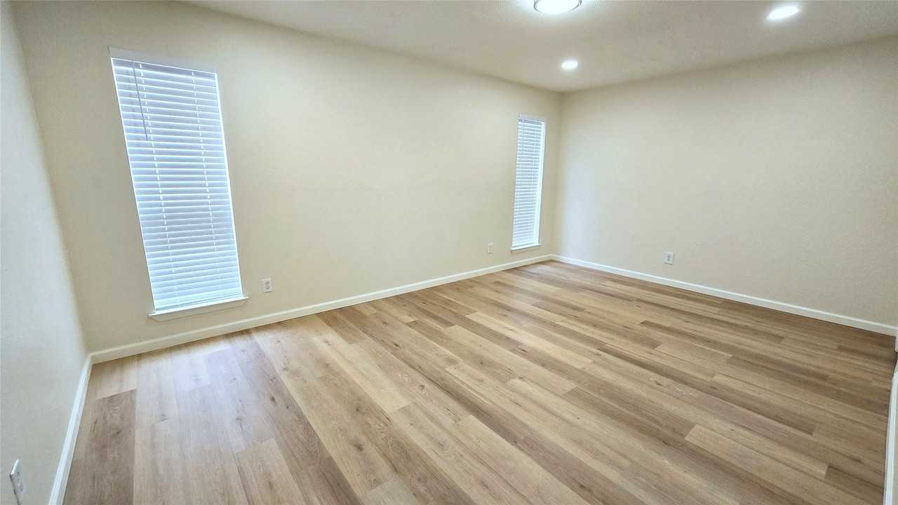 8897 Marilyn Dr - Photo 7 of 10