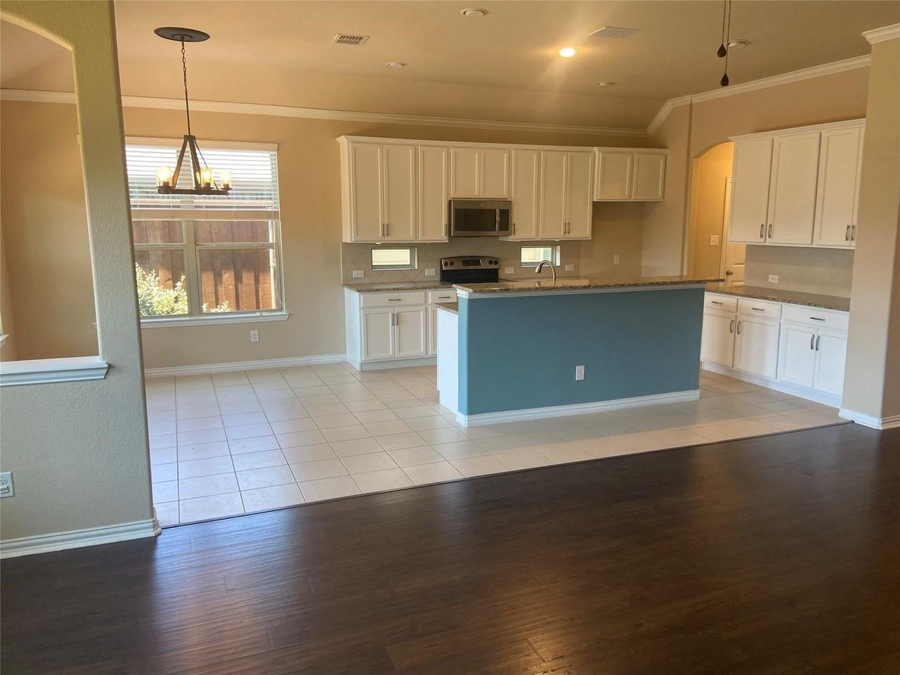 16540 Amistad Ave - Photo 7 of 26