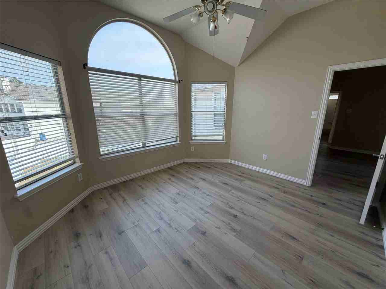 1026 Elm Dr - Photo 2 of 16