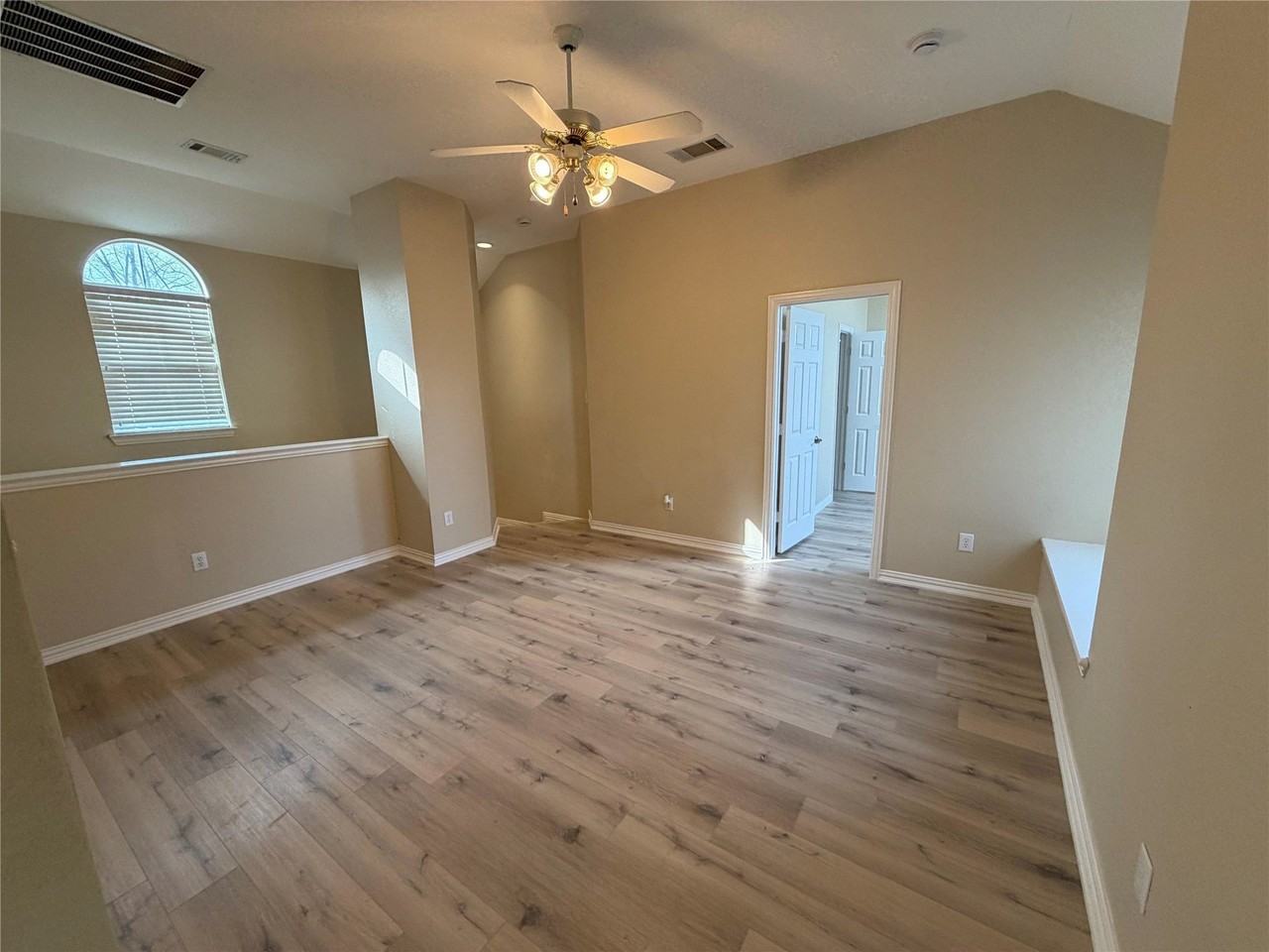 1026 Elm Dr - Photo 7 of 16
