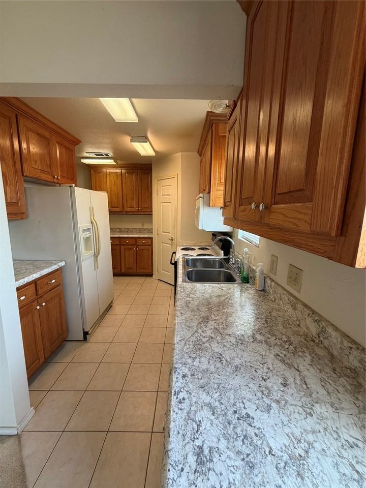 4920 Morningside Dr - Photo 3 of 3