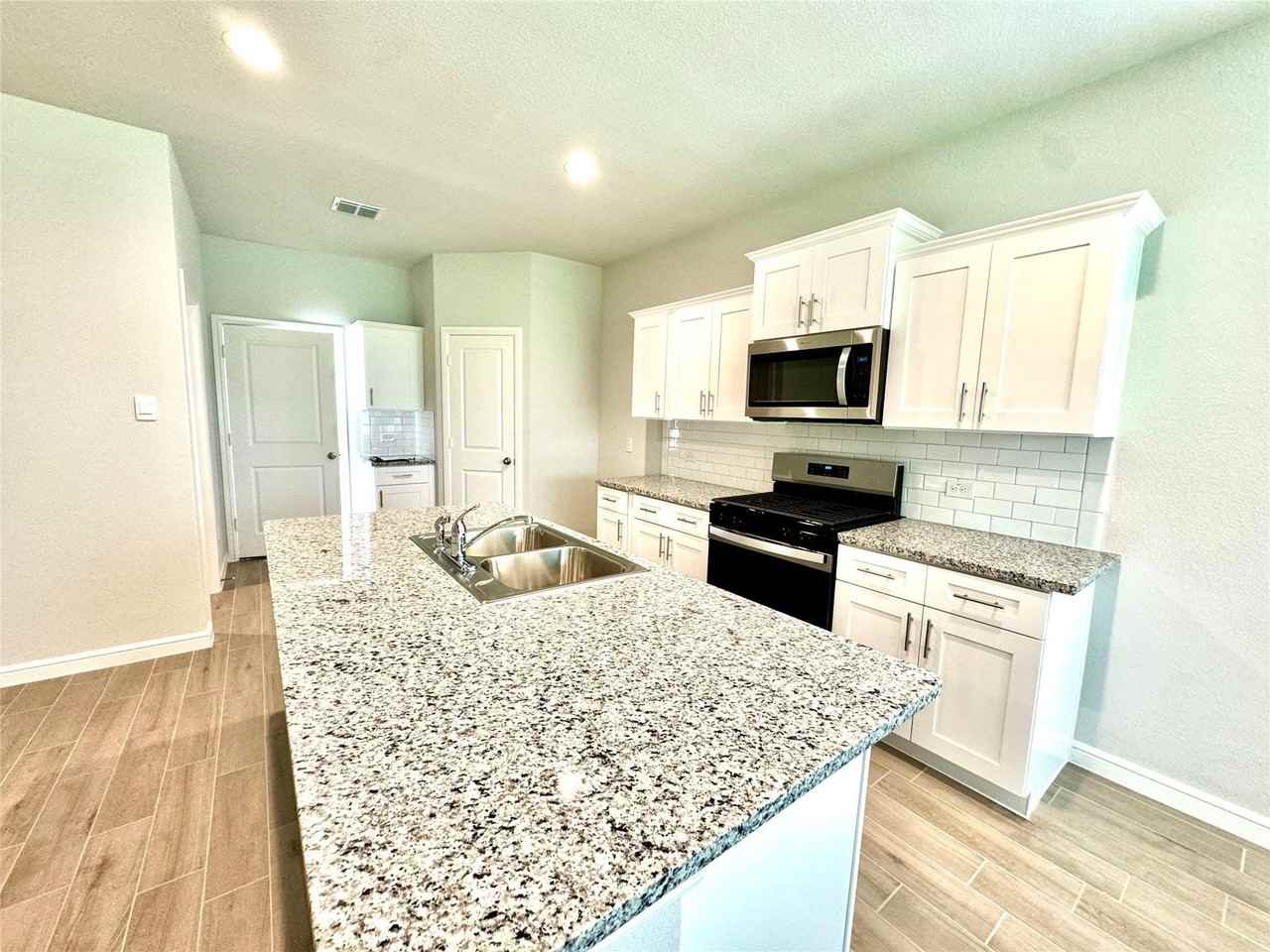 9653 Austin Hollow Rd - Photo 6 of 18