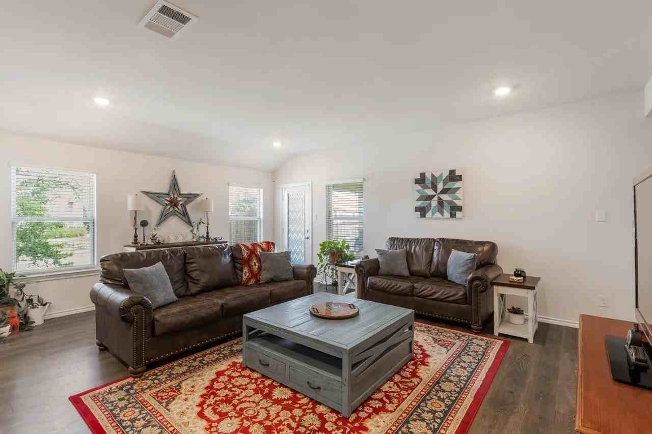2952 Goodrich St - Photo 3 of 27