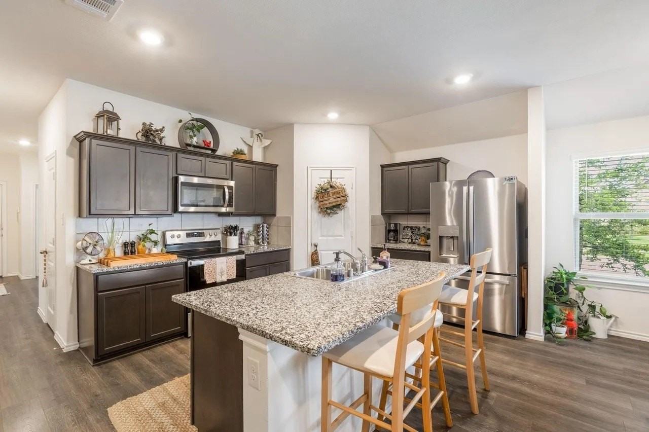 2952 Goodrich St - Photo 6 of 27
