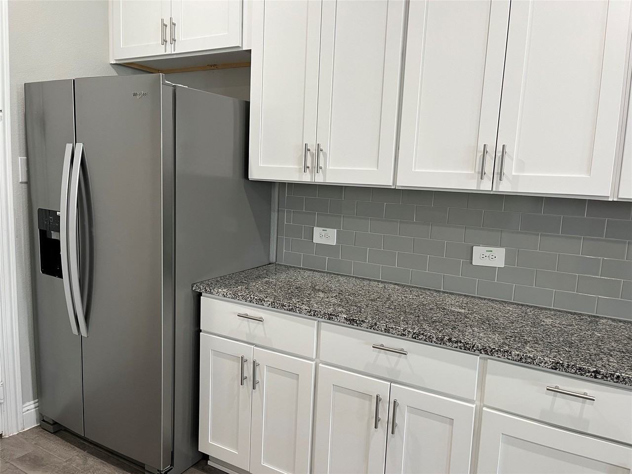 517 Sequoia St - Photo 4 of 12