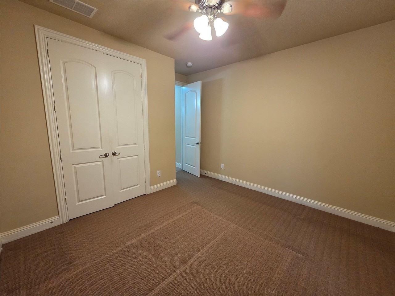 146 Rolling Fork Bnd - Photo 5 of 35