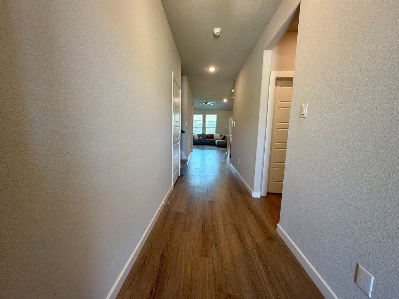 2417 Mankato Dr - Photo 5 of 34