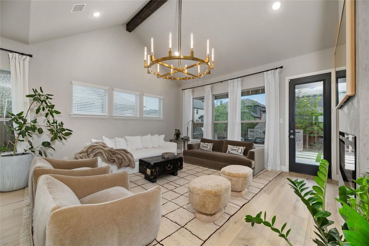 2262 Poppyvine Rd - Photo 5 of 40