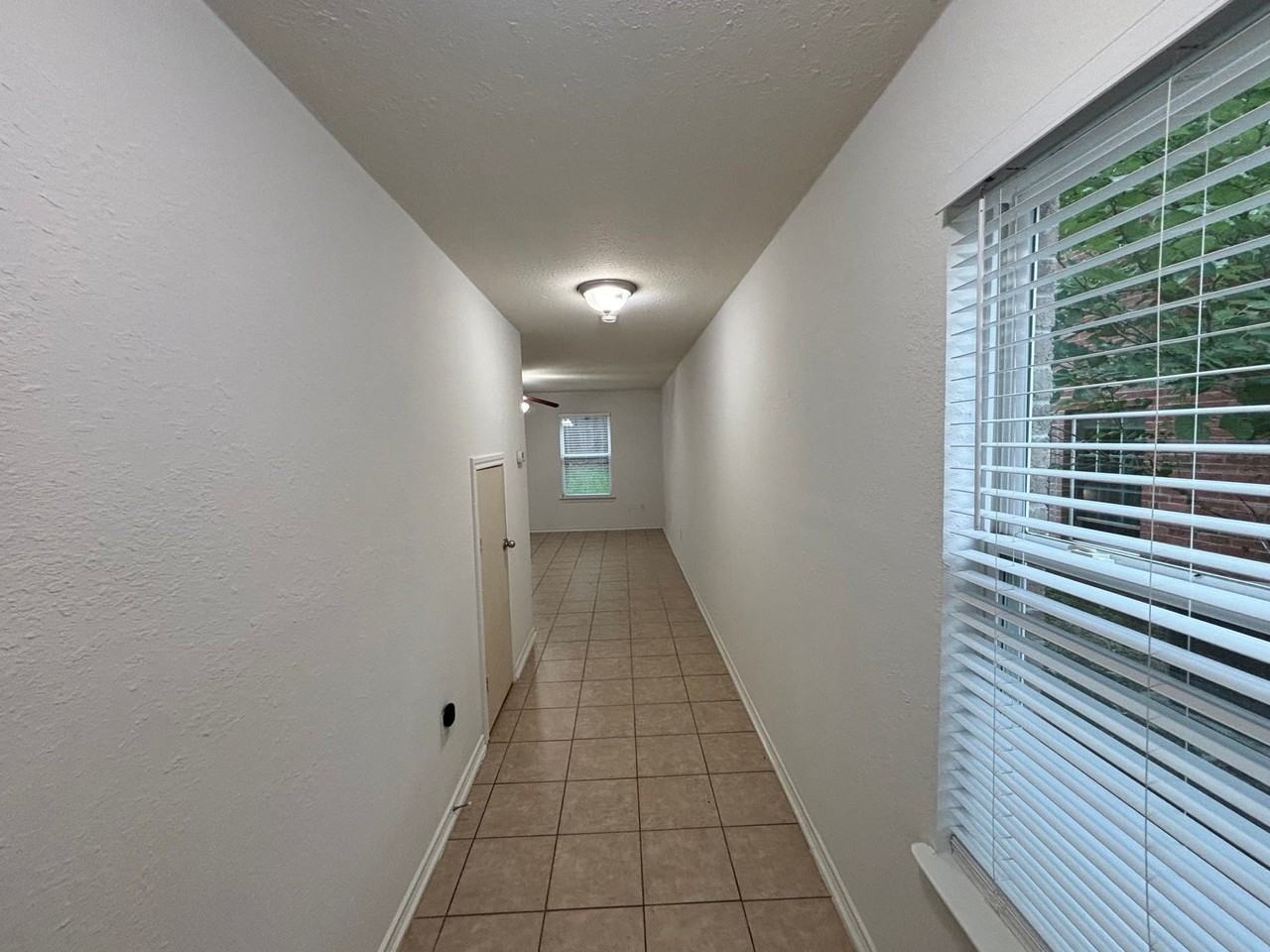 909 Parkplace Rdg - Photo 3 of 25