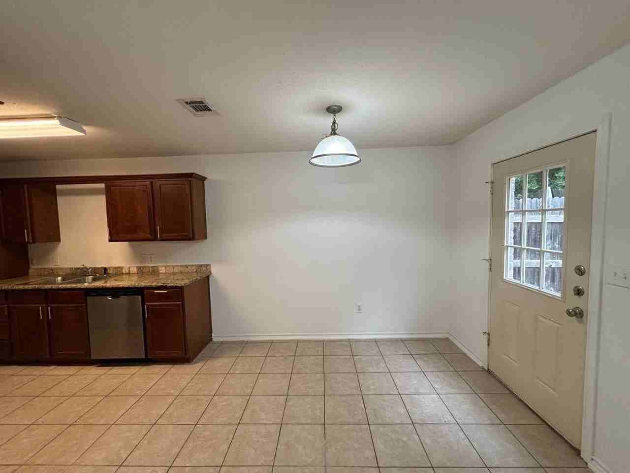 909 Parkplace Rdg - Photo 7 of 25
